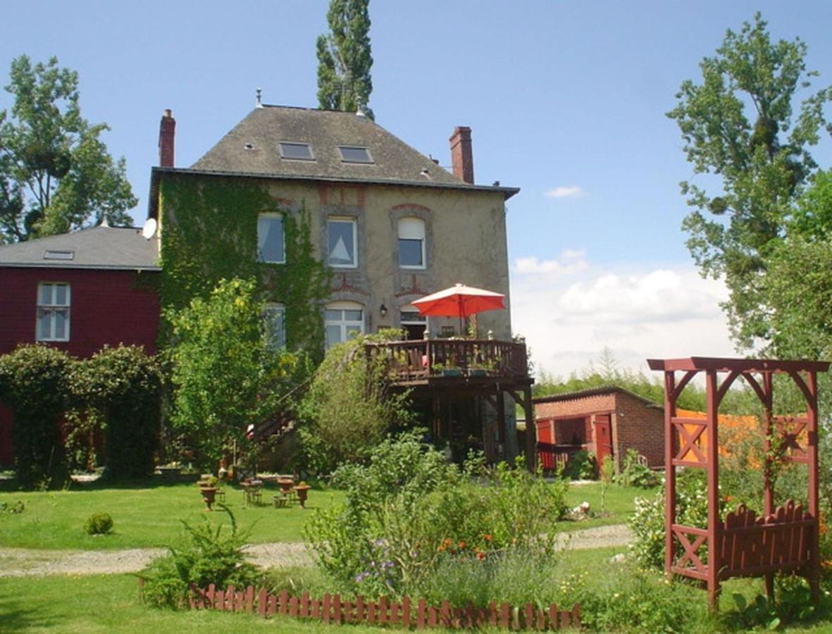 La Chaussee D'Olivet En Mayenne Exterior photo